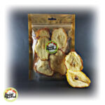 اسلایس‌های گلابی خشک در بسته بندی برند آسان میوه خشک