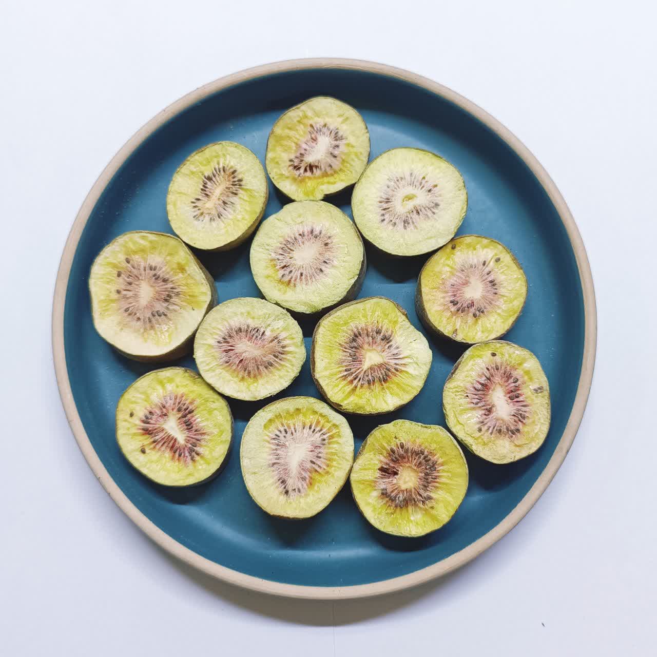 کیوی انجمادی میوه خشک